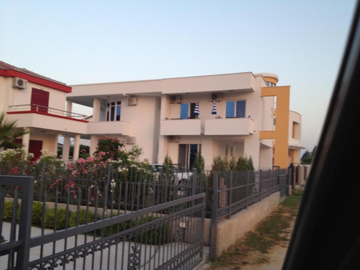 Apartmani Vila Milaris Ulcinj Exterior foto