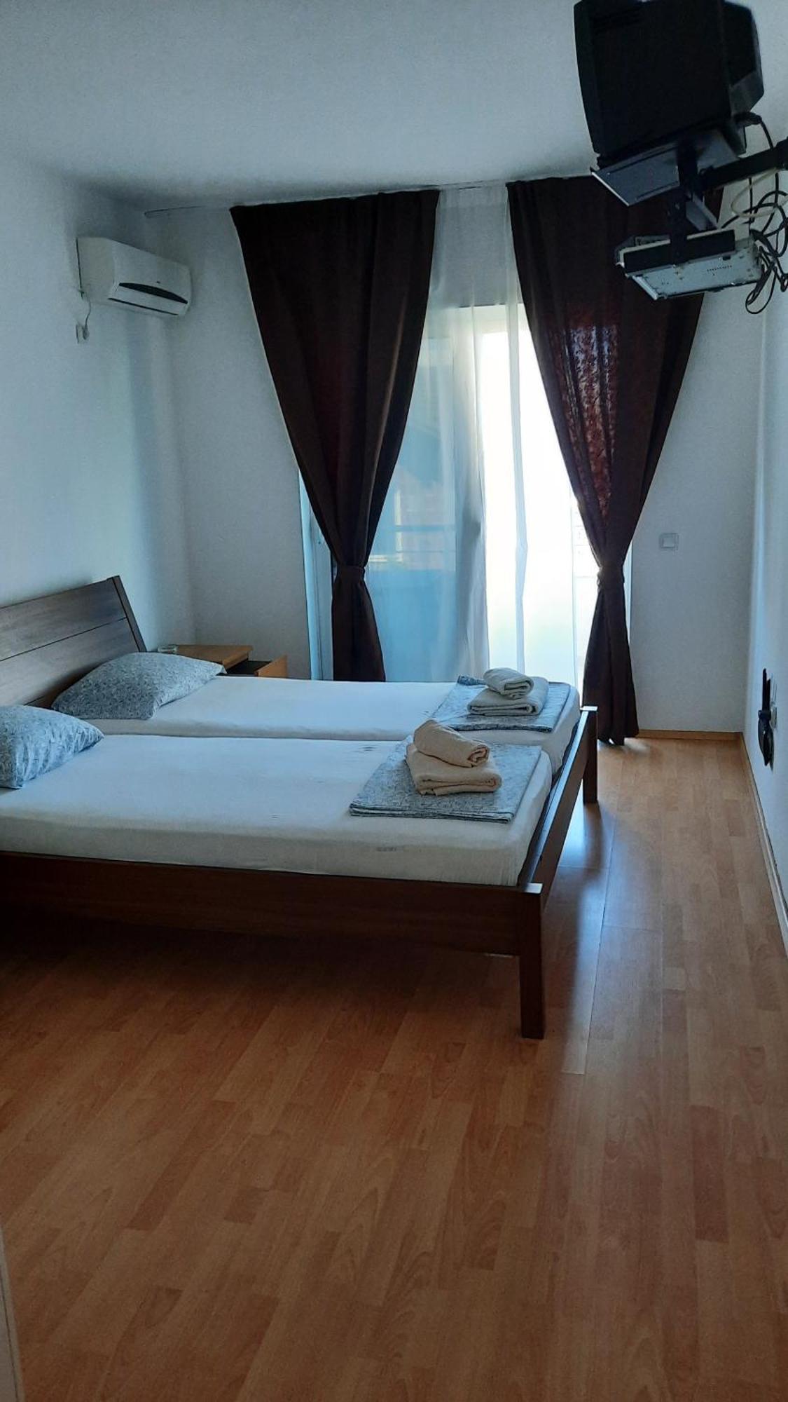 Apartmani Vila Milaris Ulcinj Cameră foto