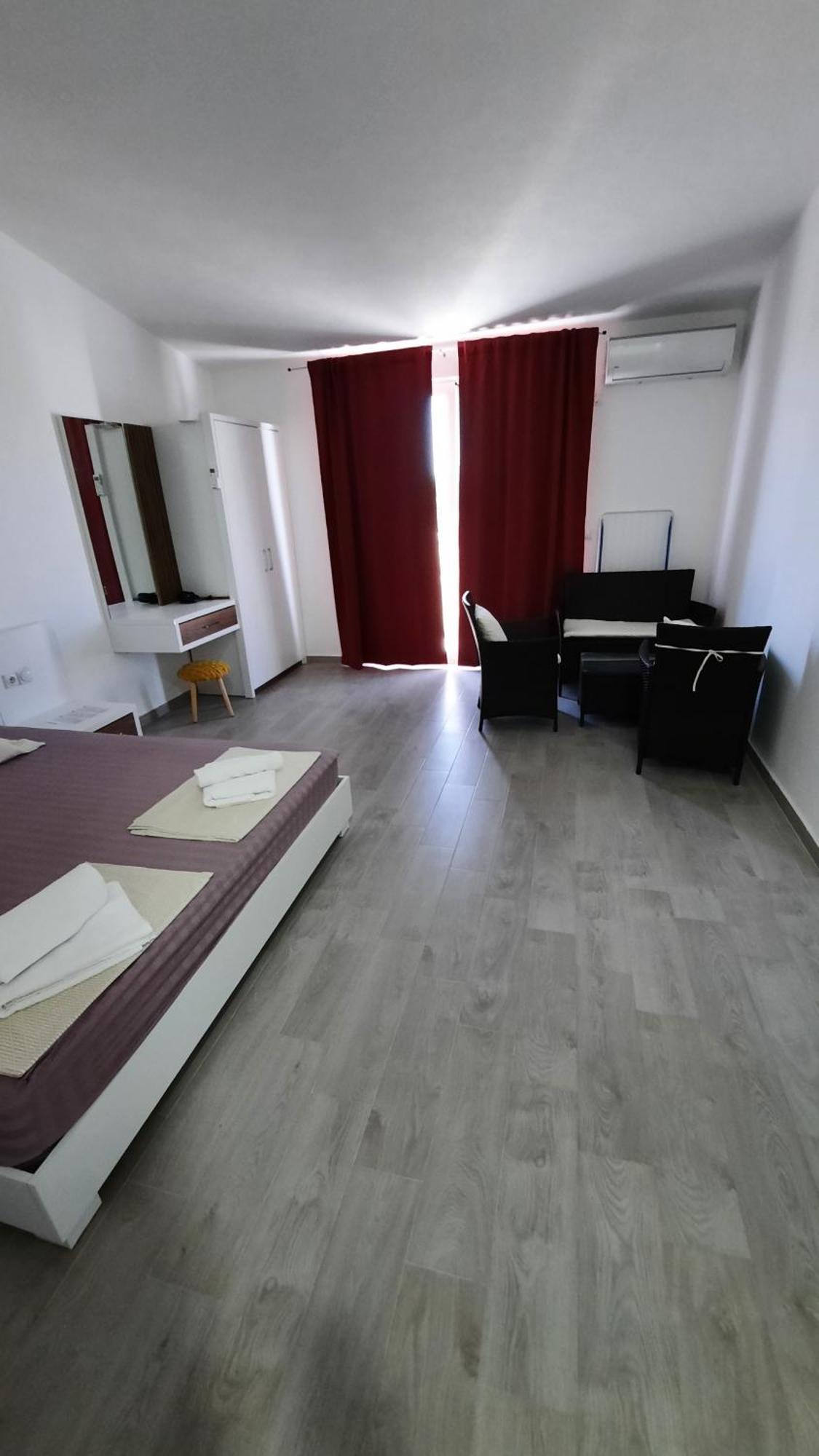 Apartmani Vila Milaris Ulcinj Cameră foto